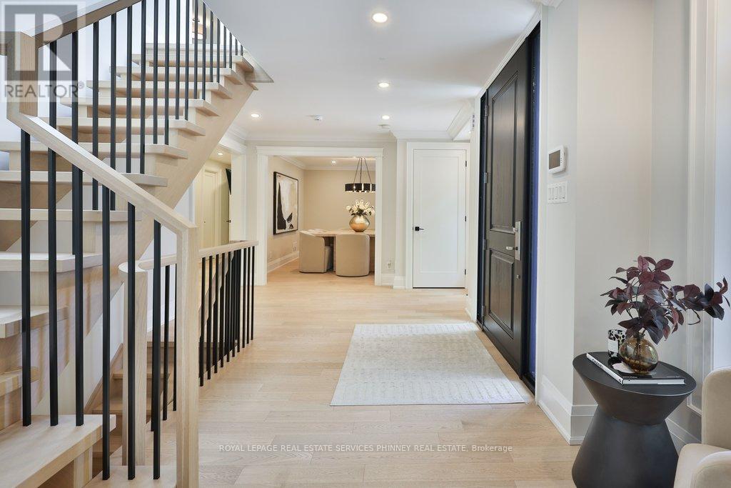 1638 Ruscombe Close, Mississauga, Ontario  L5J 1Y3 - Photo 5 - W13239120
