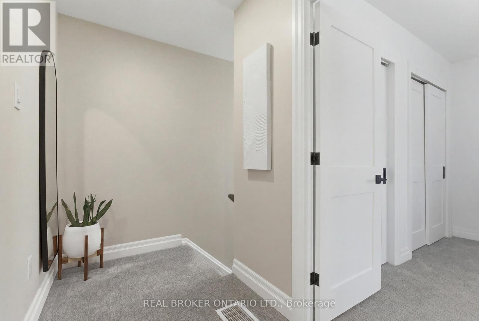 4 - 481 Woodview Road, Burlington, Ontario  L7N 2Z9 - Photo 21 - W13239156