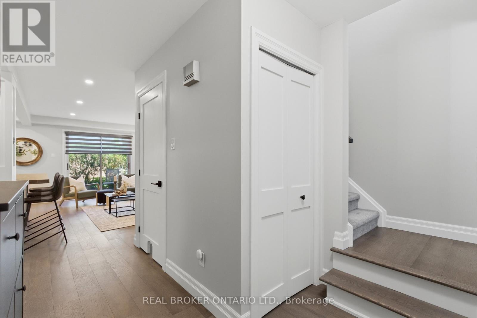 4 - 481 Woodview Road, Burlington, Ontario  L7N 2Z9 - Photo 6 - W13239156
