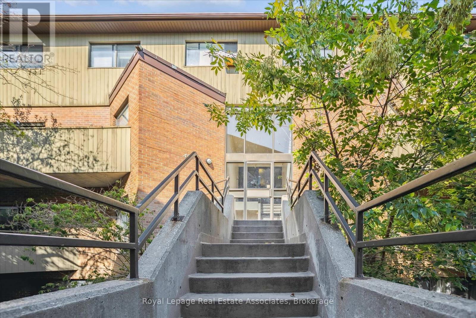 53 - 2035 South Millway, Mississauga, Ontario  L5L 1R7 - Photo 3 - W13239294