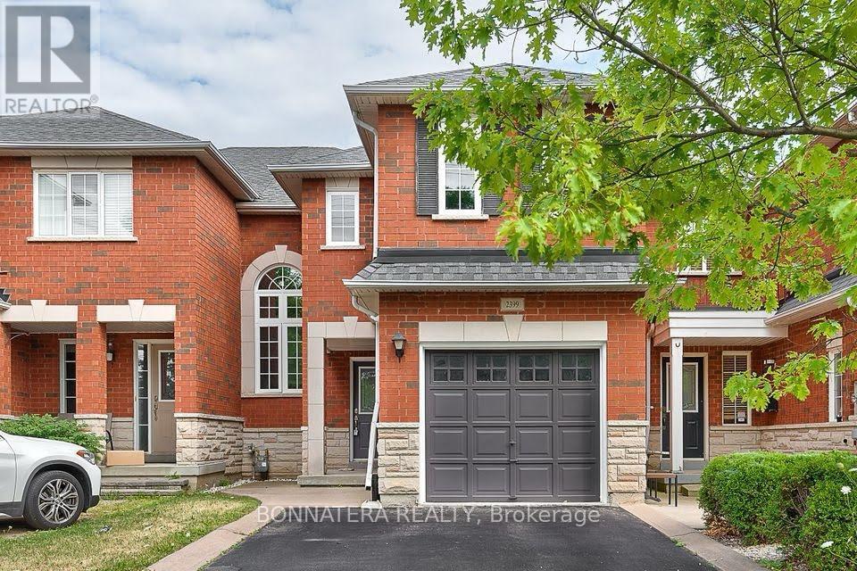 2399 NEWCASTLE CRESCENT, Oakville, Ontario