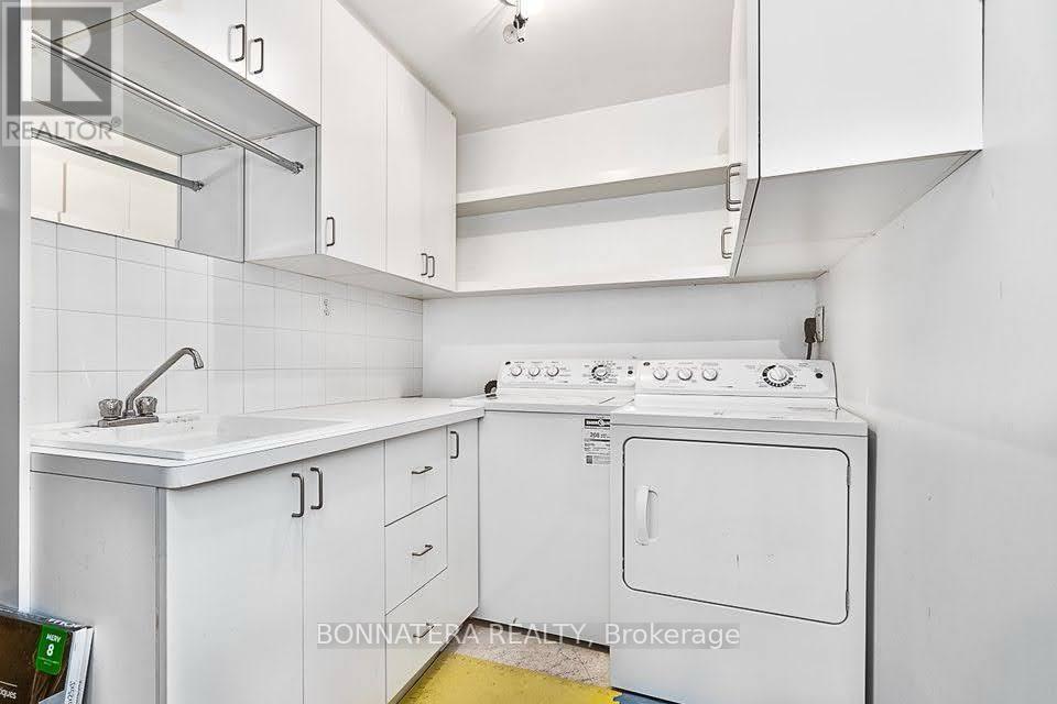 2399 Newcastle Crescent, Oakville, Ontario  L6M 4P8 - Photo 11 - W13239314