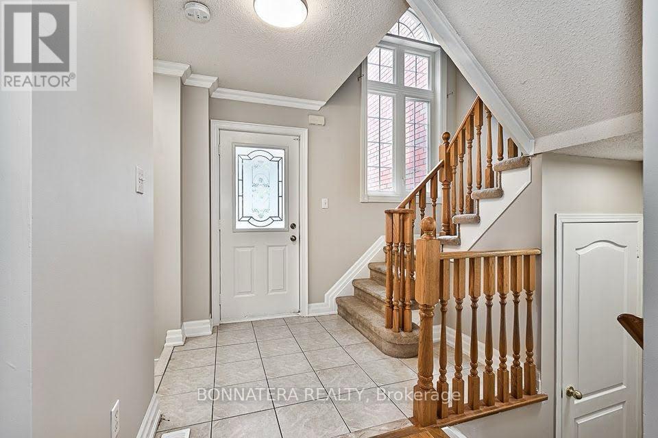 2399 Newcastle Crescent, Oakville, Ontario  L6M 4P8 - Photo 3 - W13239314