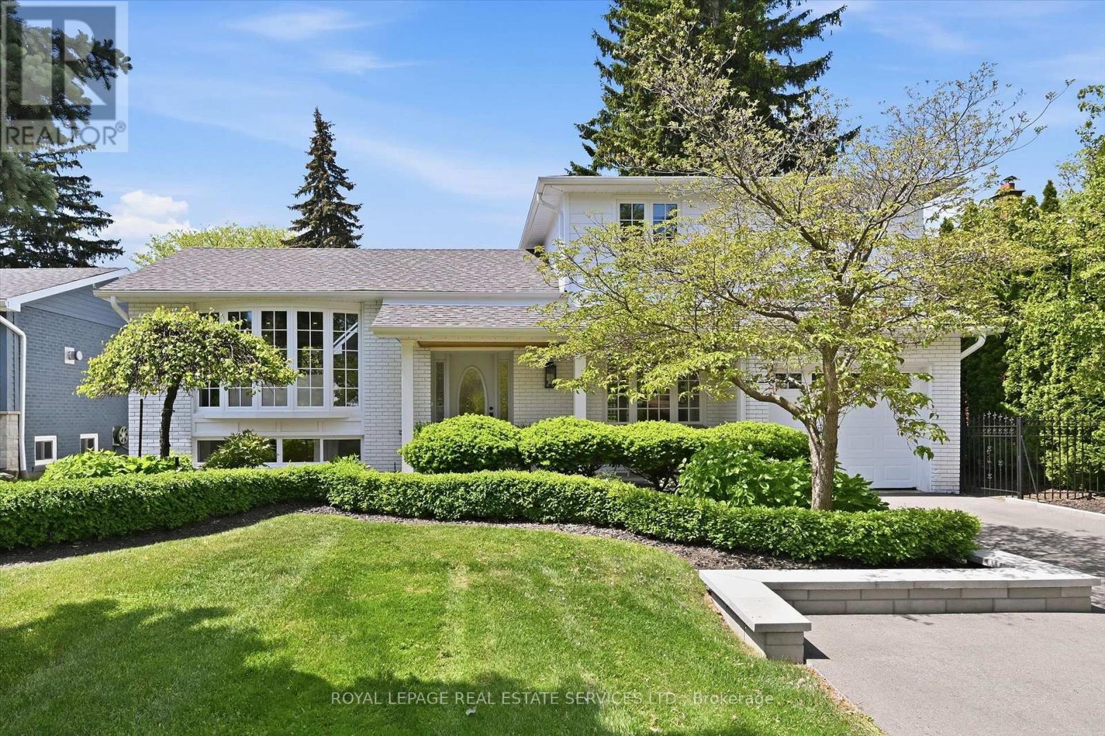 194 SOLINGATE DRIVE, Oakville, Ontario