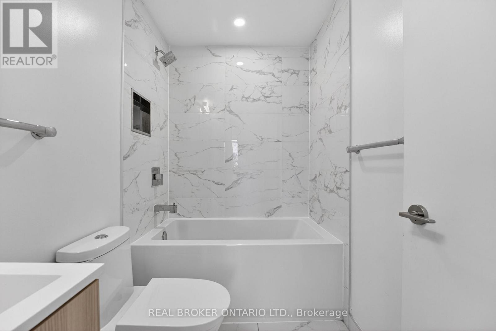416 - 251 Masonry Way, Mississauga, Ontario  L5H 0B3 - Photo 7 - W13239394