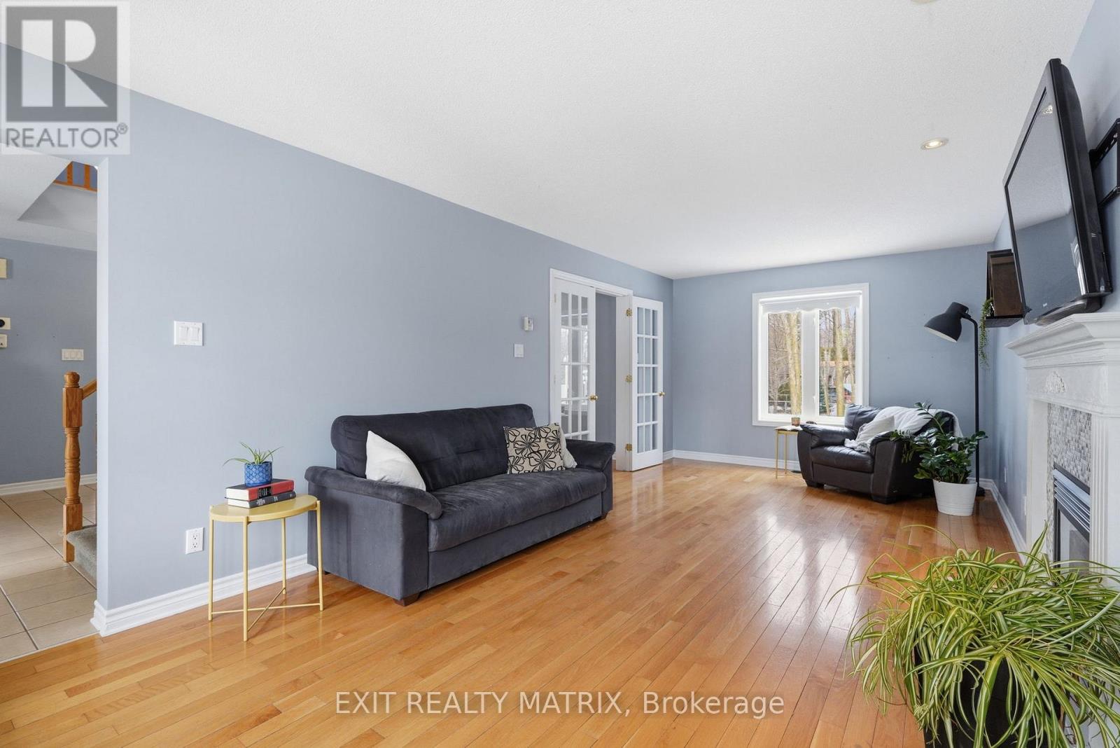 563 Loucks Drive, Russell, Ontario  K4R 1H1 - Photo 6 - X12923998