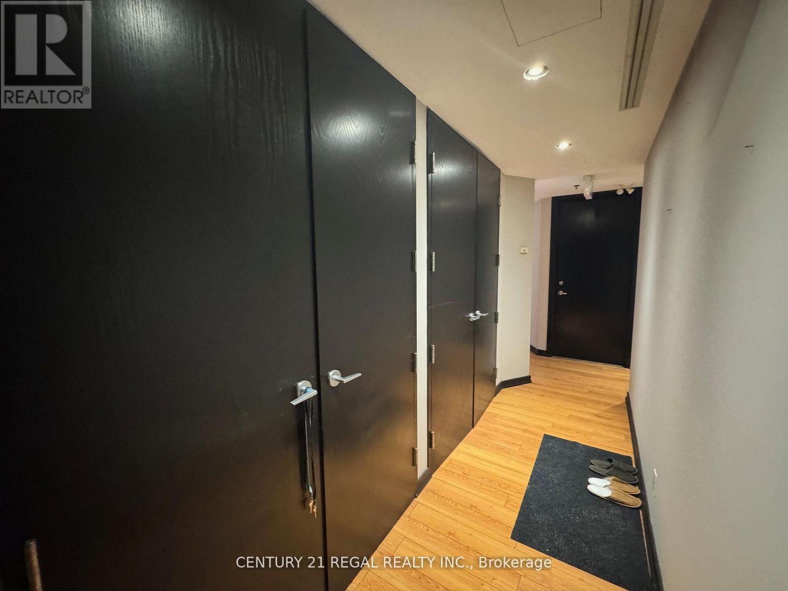 201 - 622 College Street, Toronto, Ontario  M6G 1B4 - Photo 4 - C12930470