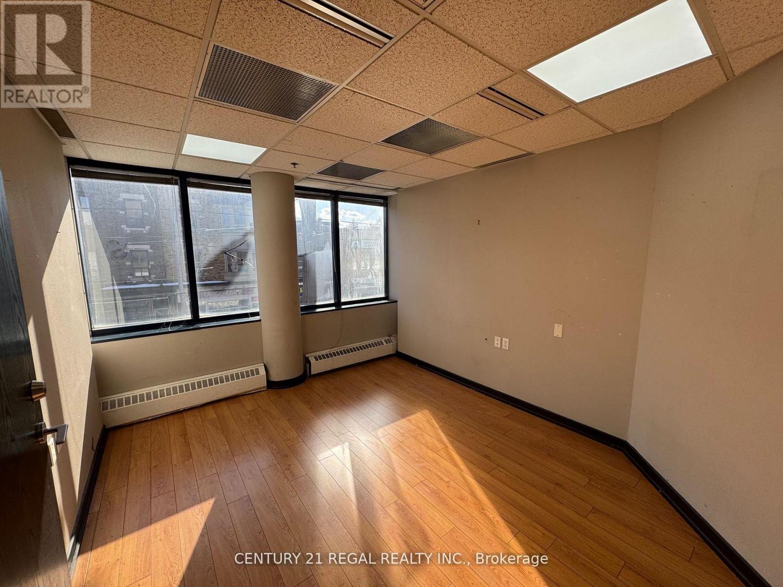201 - 622 College Street, Toronto, Ontario  M6G 1B4 - Photo 6 - C12930470