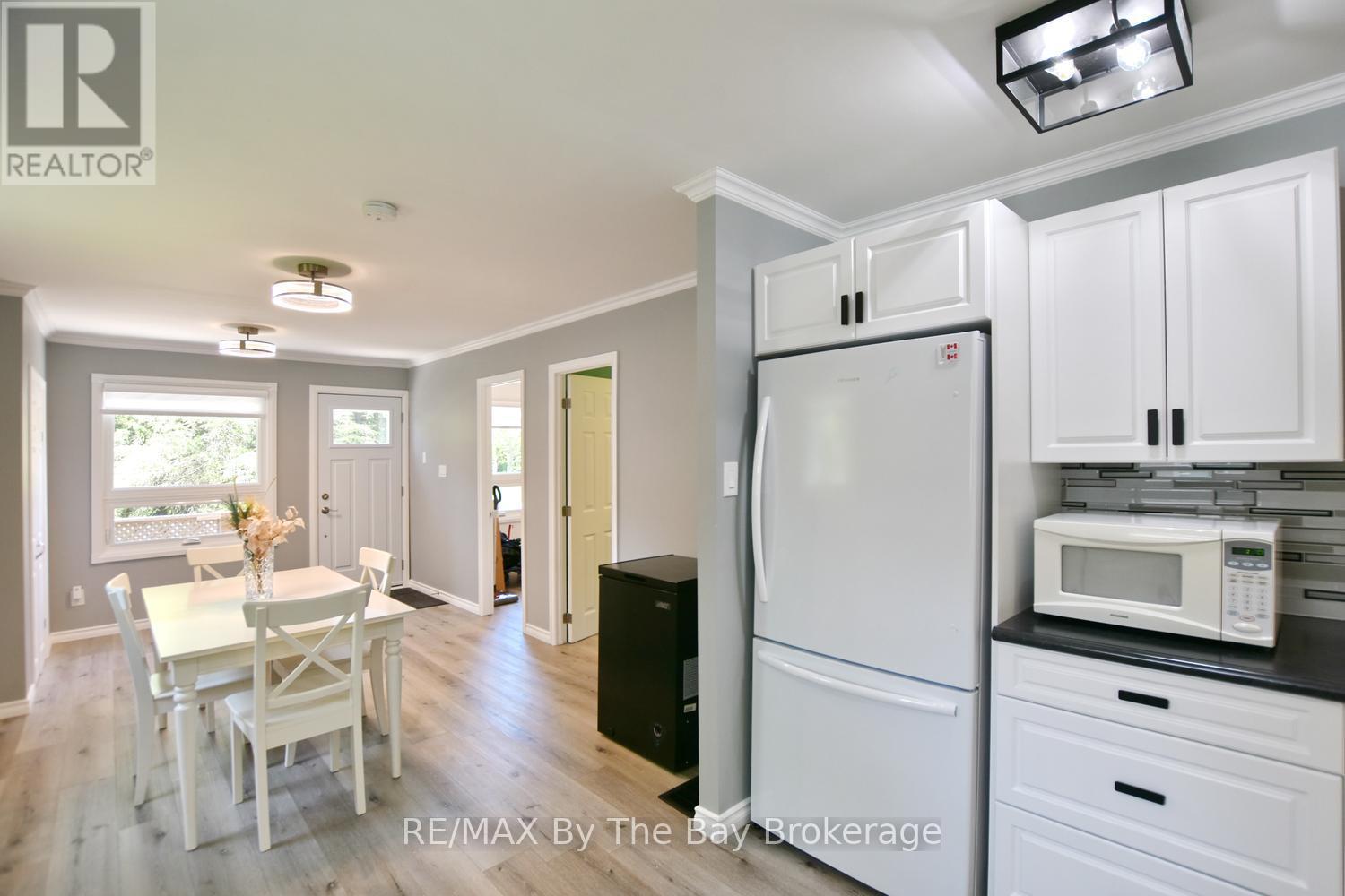 23 Sunnidale Road N, Wasaga Beach, Ontario  L9Z 2B7 - Photo 10 - S13239614
