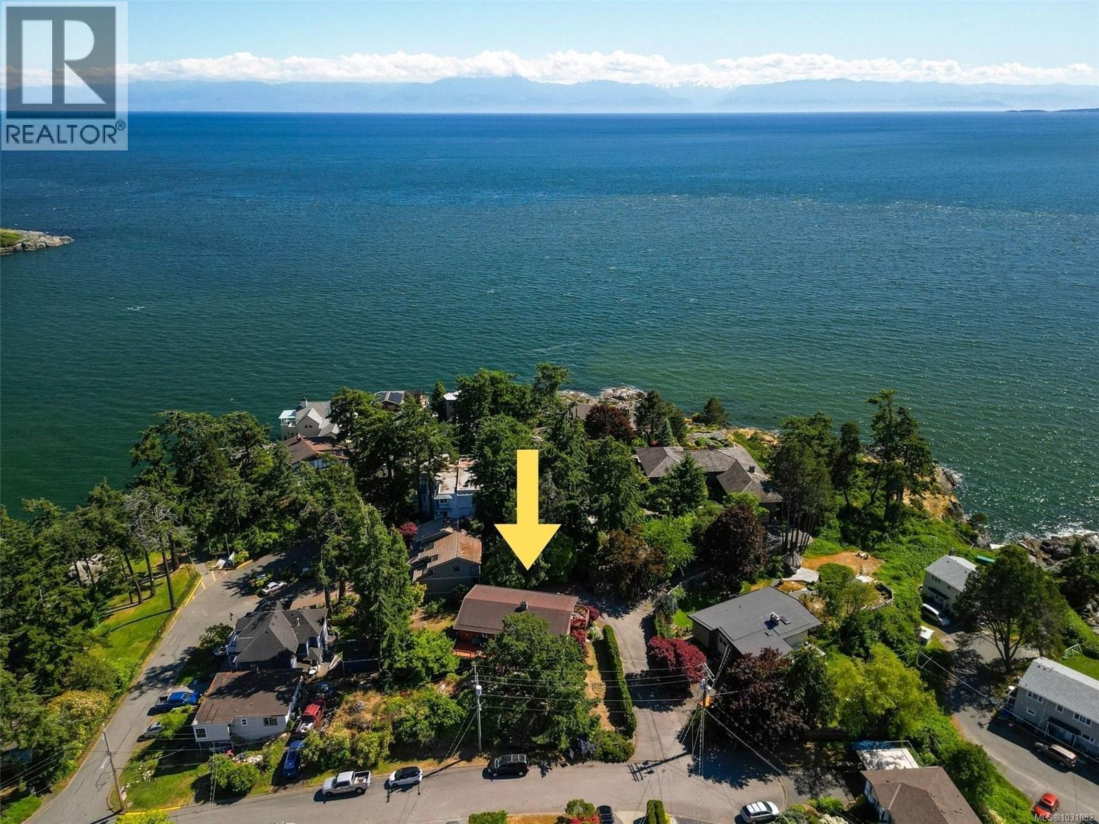 1413 Beatty St, Esquimalt, British Columbia  V9A 5L5 - Photo 1 - 1031082