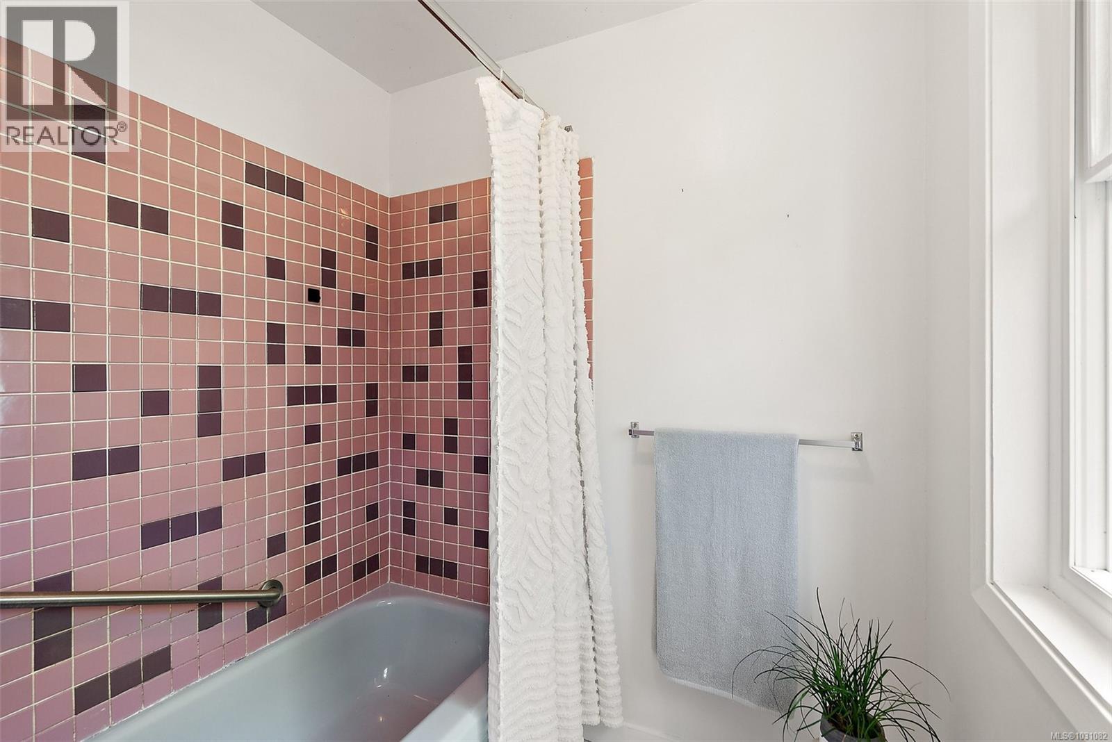 1413 Beatty St, Esquimalt, British Columbia  V9A 5L5 - Photo 16 - 1031082
