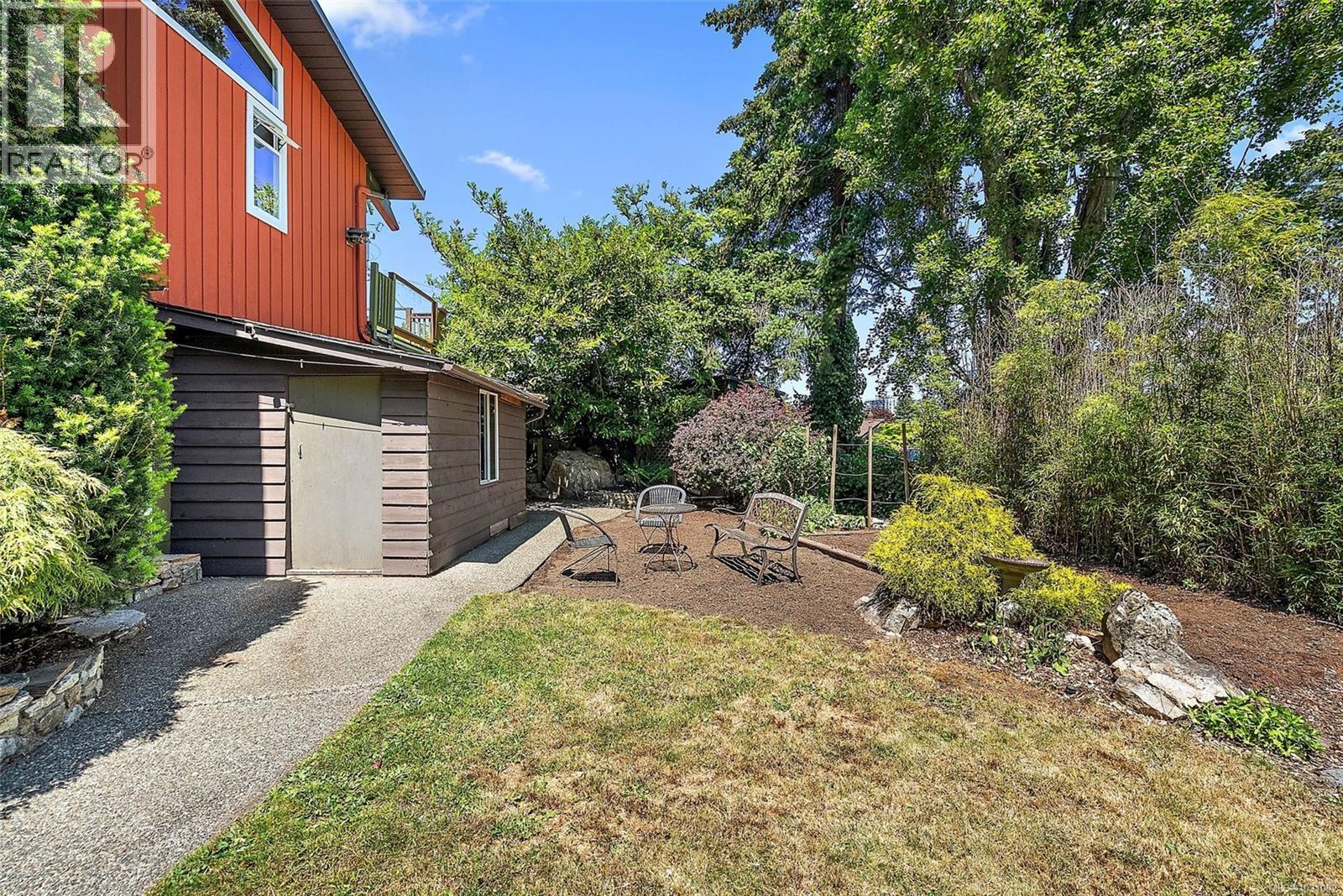 1413 Beatty St, Esquimalt, British Columbia  V9A 5L5 - Photo 30 - 1031082