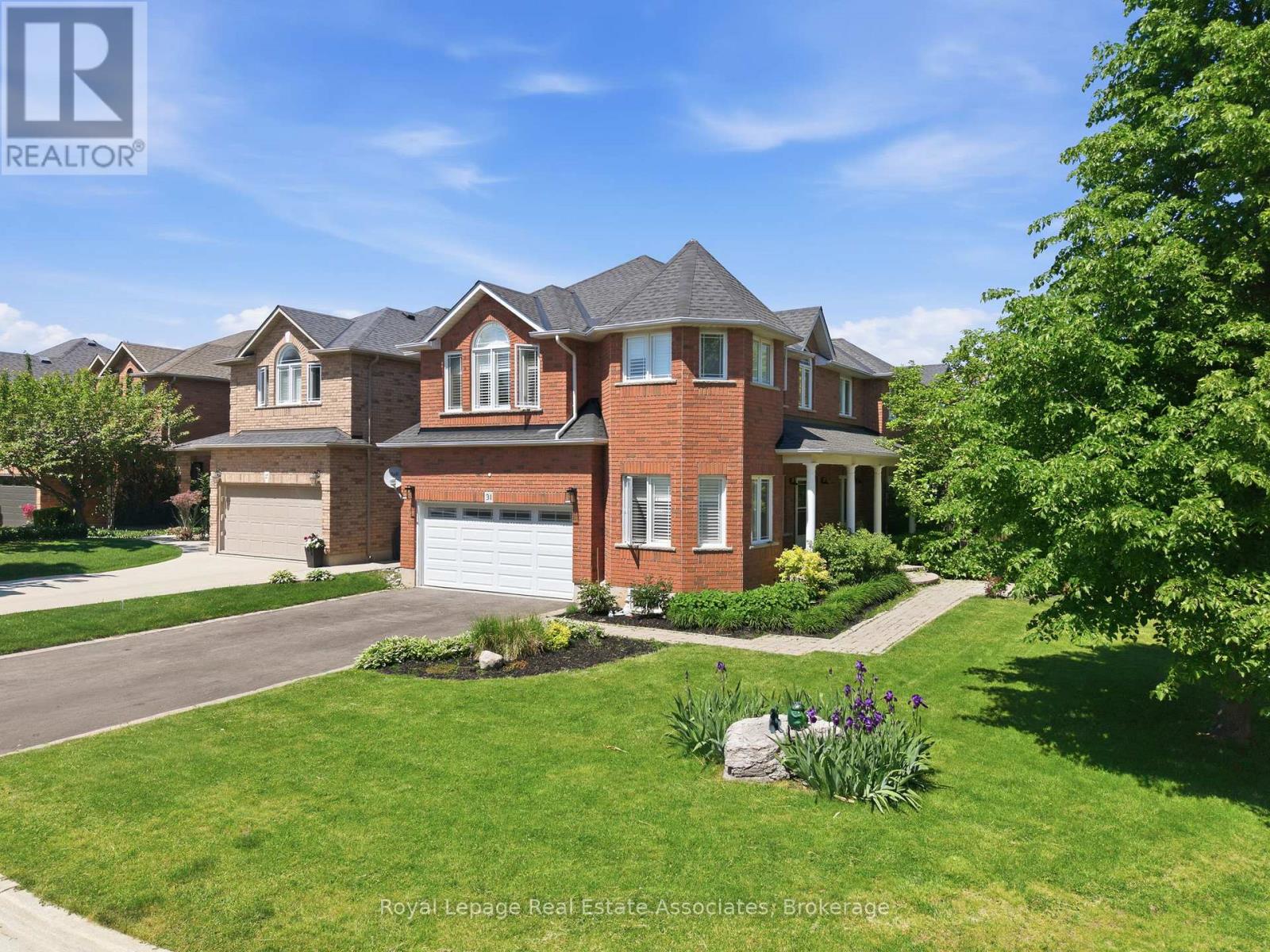 31 Commando Court, Hamilton, Ontario  L8B 0J6 - Photo 2 - X13239098