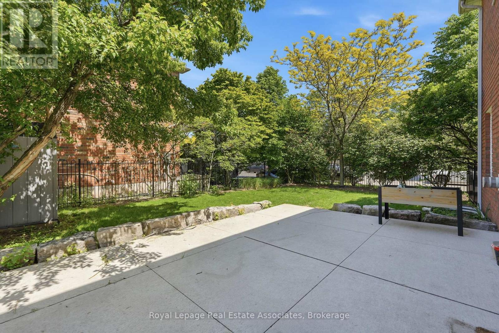 31 Commando Court, Hamilton, Ontario  L8B 0J6 - Photo 38 - X13239098