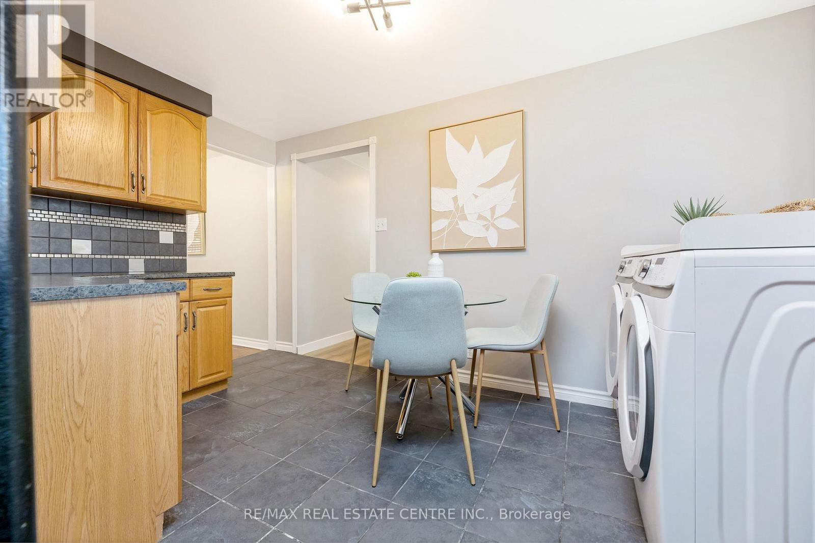 12 Selkirk Court, Kitchener, Ontario  N2E 1M3 - Photo 15 - X13239484