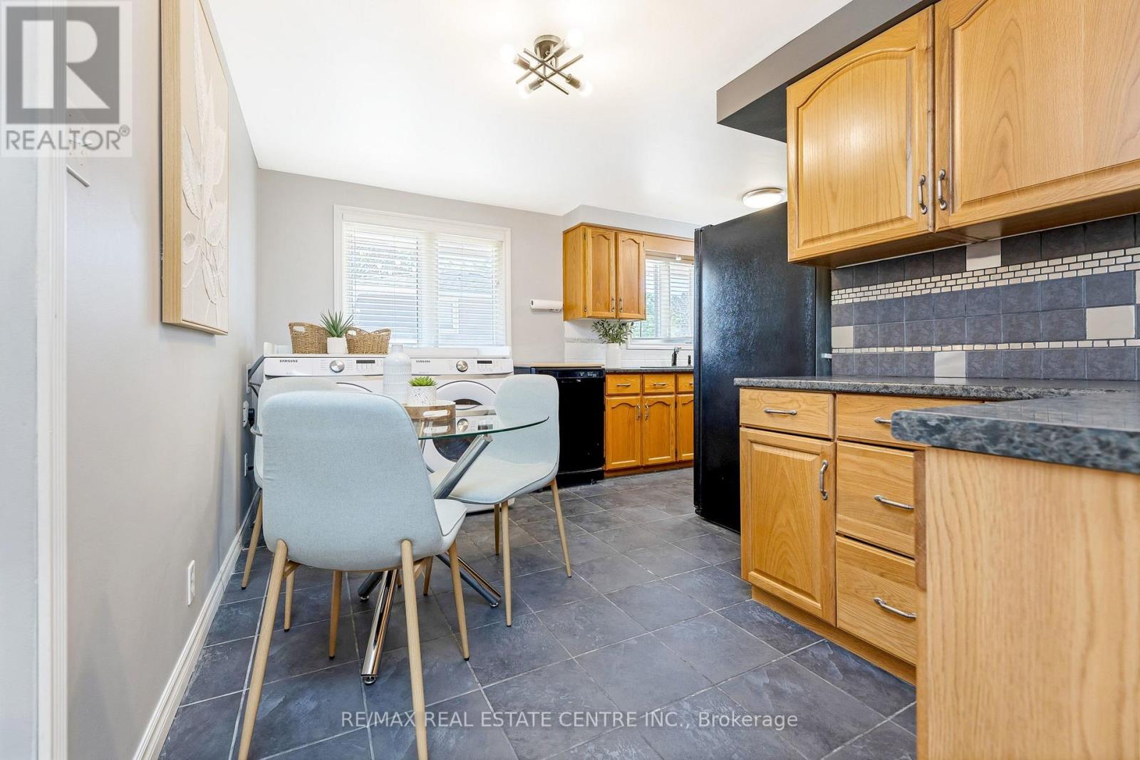 12 Selkirk Court, Kitchener, Ontario  N2E 1M3 - Photo 16 - X13239484