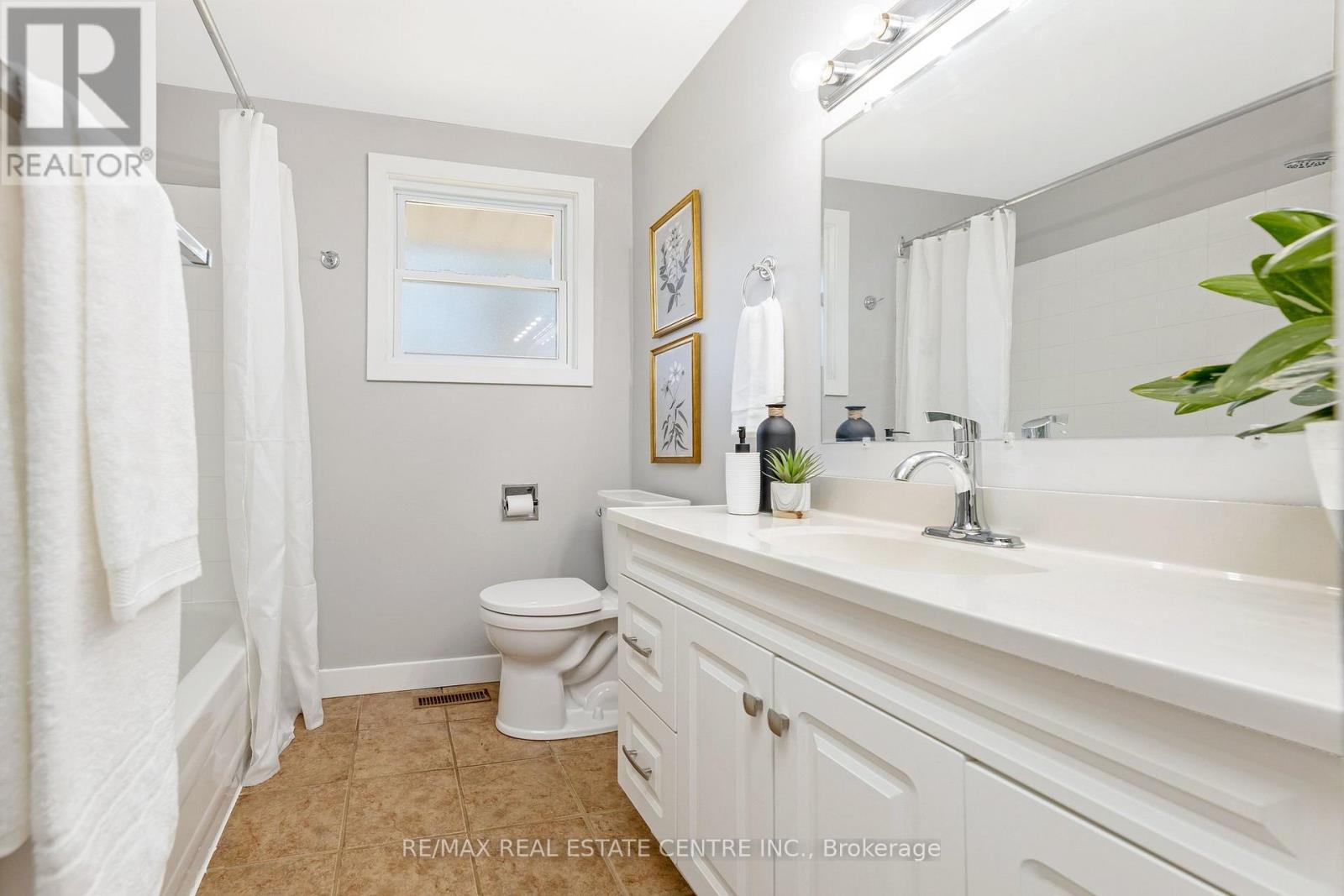 12 Selkirk Court, Kitchener, Ontario  N2E 1M3 - Photo 21 - X13239484
