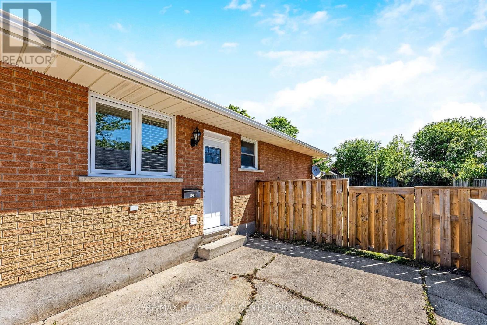 12 Selkirk Court, Kitchener, Ontario  N2E 1M3 - Photo 22 - X13239484