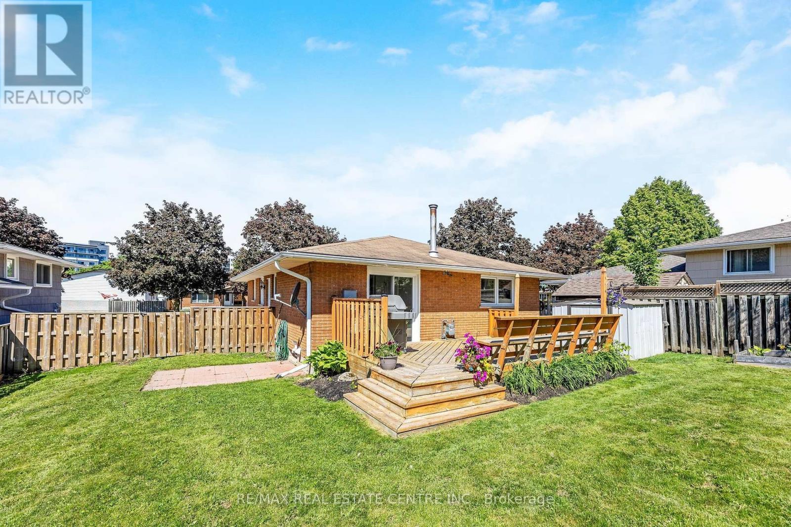 12 Selkirk Court, Kitchener, Ontario  N2E 1M3 - Photo 33 - X13239484
