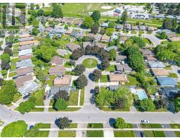 12 SELKIRK COURT, Kitchener, Ontario