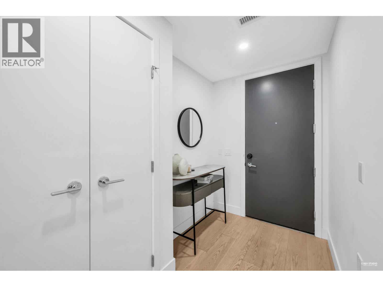 301 1331 Marine Drive, West Vancouver, British Columbia  V7T 1B6 - Photo 8 - R3132136