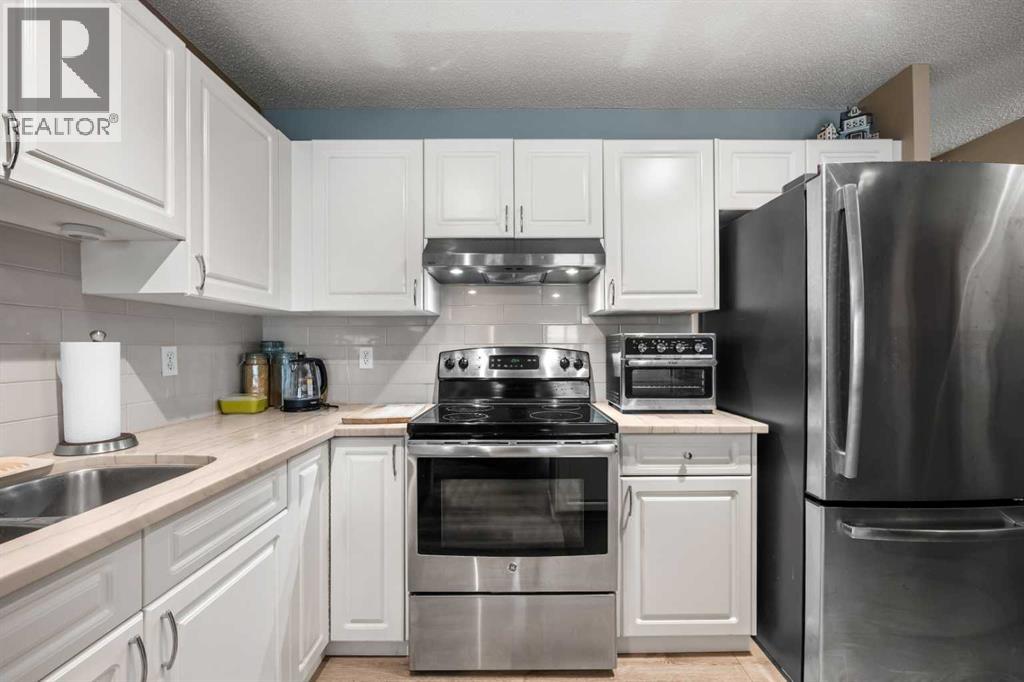 118 Somervale Point Sw, Calgary, Alberta  T2Y 3K4 - Photo 14 - A2316444