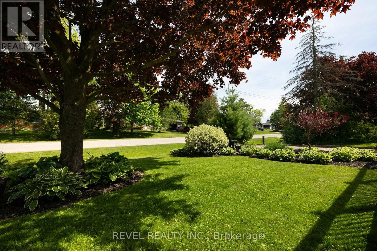 12 Victoria Boulevard, East Garafraxa, Ontario  L9W 7L6 - Photo 3 - X13051128