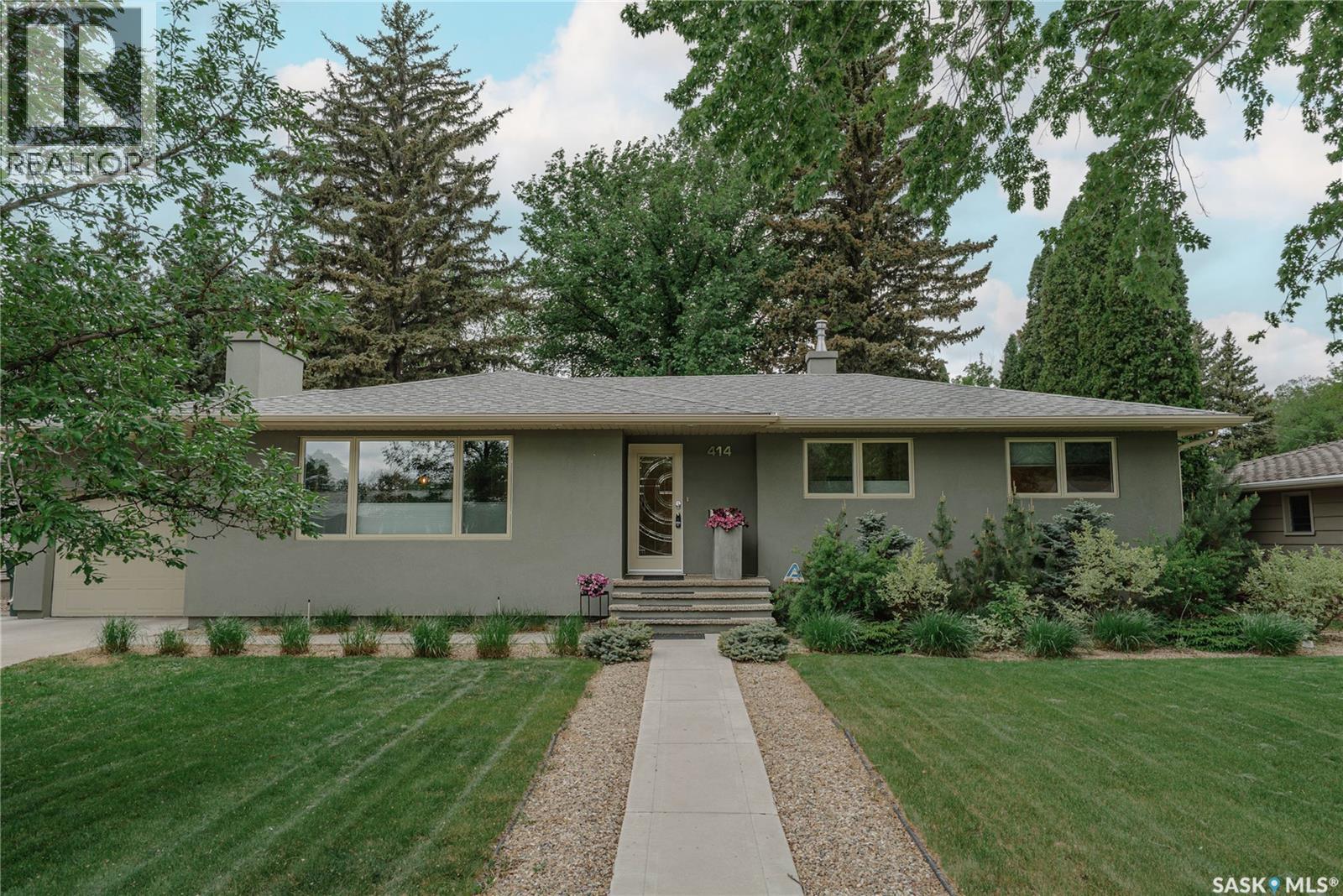 414 Lake Crescent, Saskatoon, Saskatchewan  S7H 3A4 - Photo 2 - SK038237