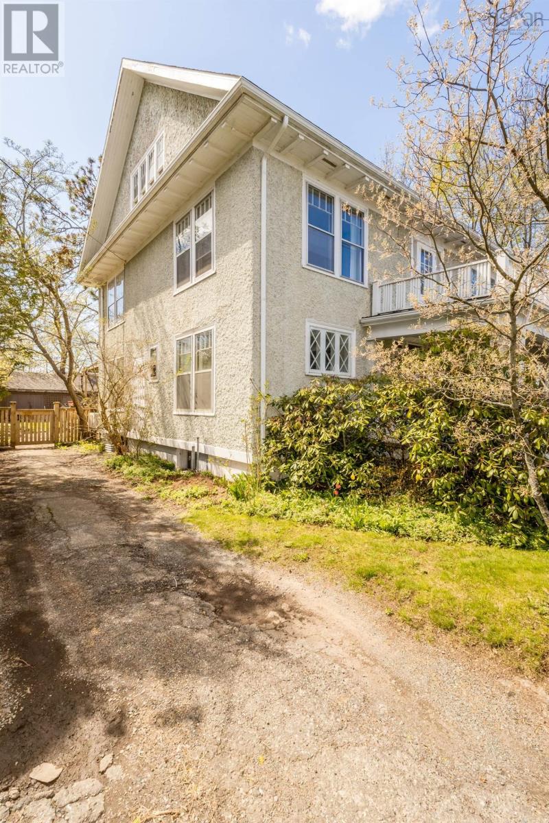 12 Linden Avenue, Wolfville, Nova Scotia  B4P 2A3 - Photo 39 - 202613247