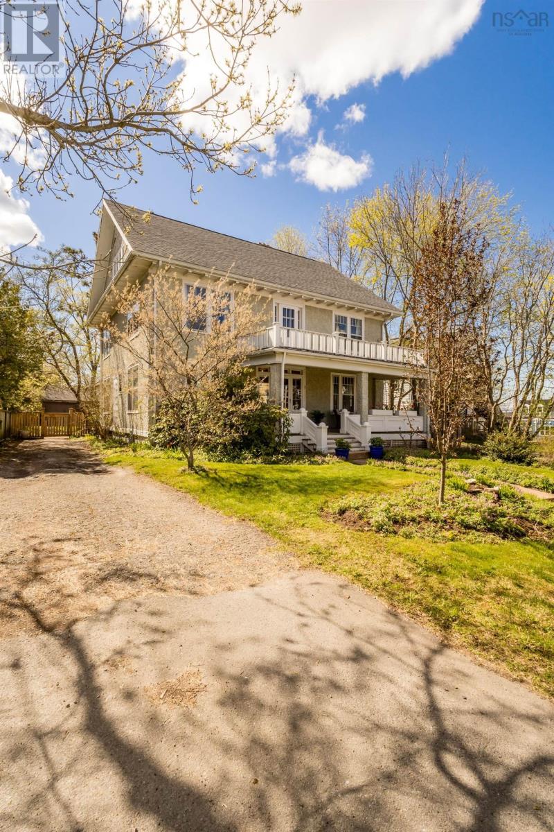 12 Linden Avenue, Wolfville, Nova Scotia  B4P 2A3 - Photo 44 - 202613247
