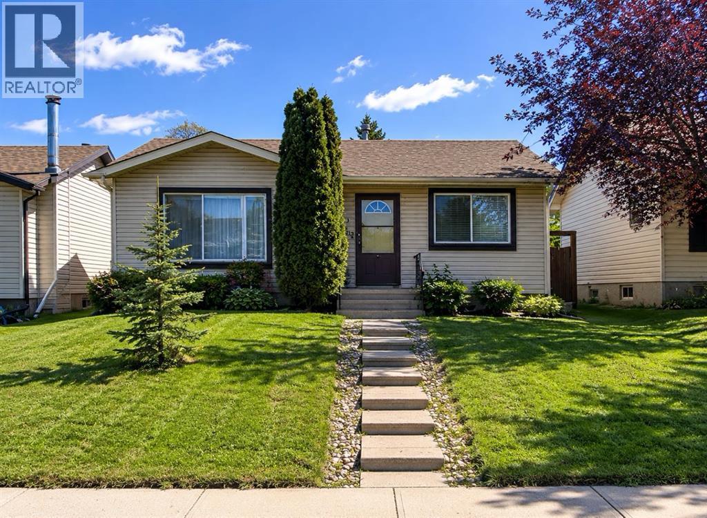 127 Falshire Way Ne, Calgary, Alberta  T3J 2C7 - Photo 1 - A2317827