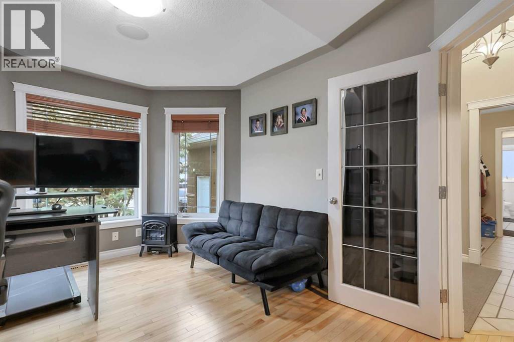 27 Fern Glade Crescent, Sylvan Lake, Alberta  T4S 1Z7 - Photo 6 - A2317280