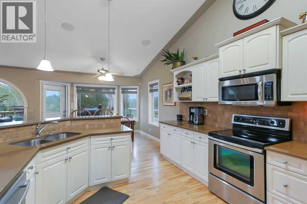 27 Fern Glade Crescent, Sylvan Lake, Alberta  T4S 1Z7 - Photo 10 - A2317280