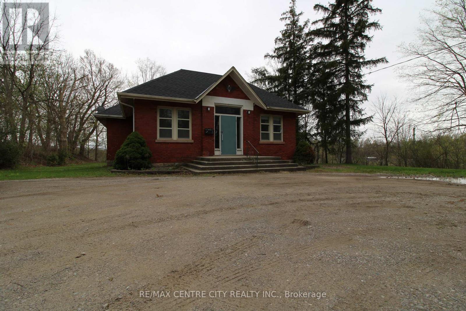 12 Chester Street, St. Thomas, Ontario  N5R 1T8 - Photo 27 - X13240064