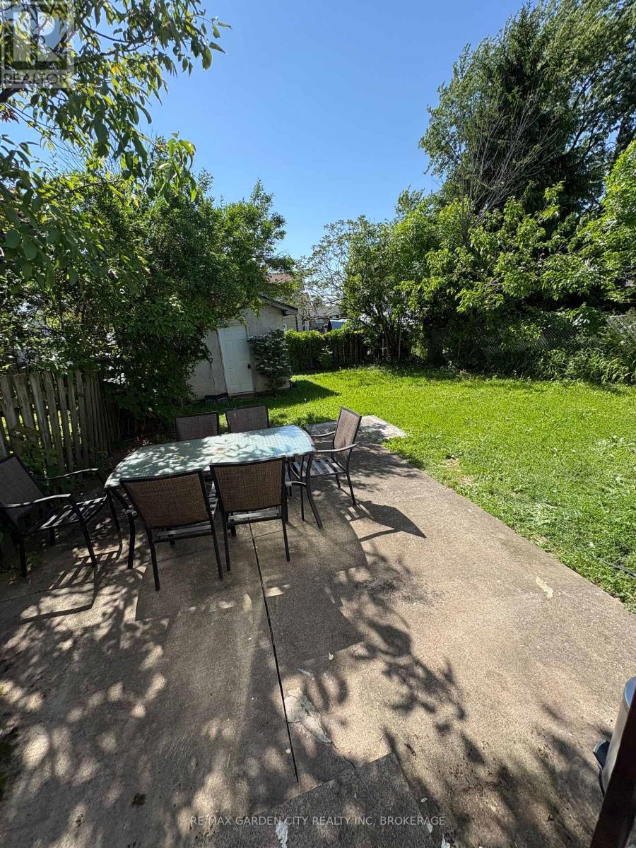 105 Tupper Drive, Thorold, Ontario  L2V 4C9 - Photo 18 - X12886650