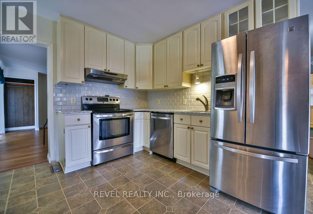 711 Eyre Boulevard, Timmins, Ontario  P4N 4Z3 - Photo 3 - T13239916