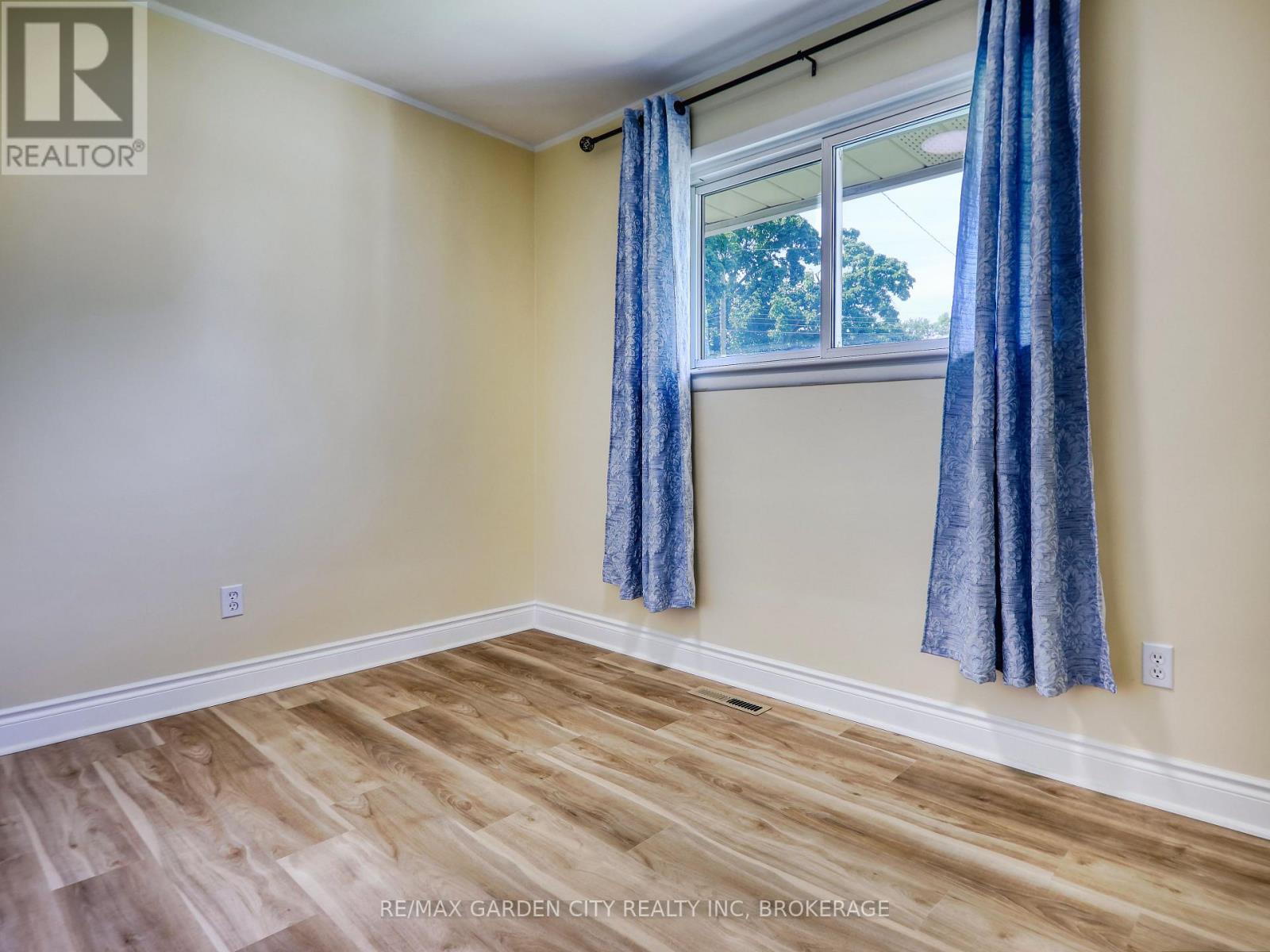 6734 O'neil Street, Niagara Falls, Ontario  L2J 1N2 - Photo 24 - X13239168
