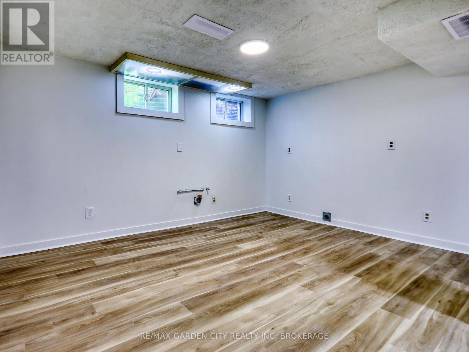 6734 O'neil Street, Niagara Falls, Ontario  L2J 1N2 - Photo 33 - X13239168