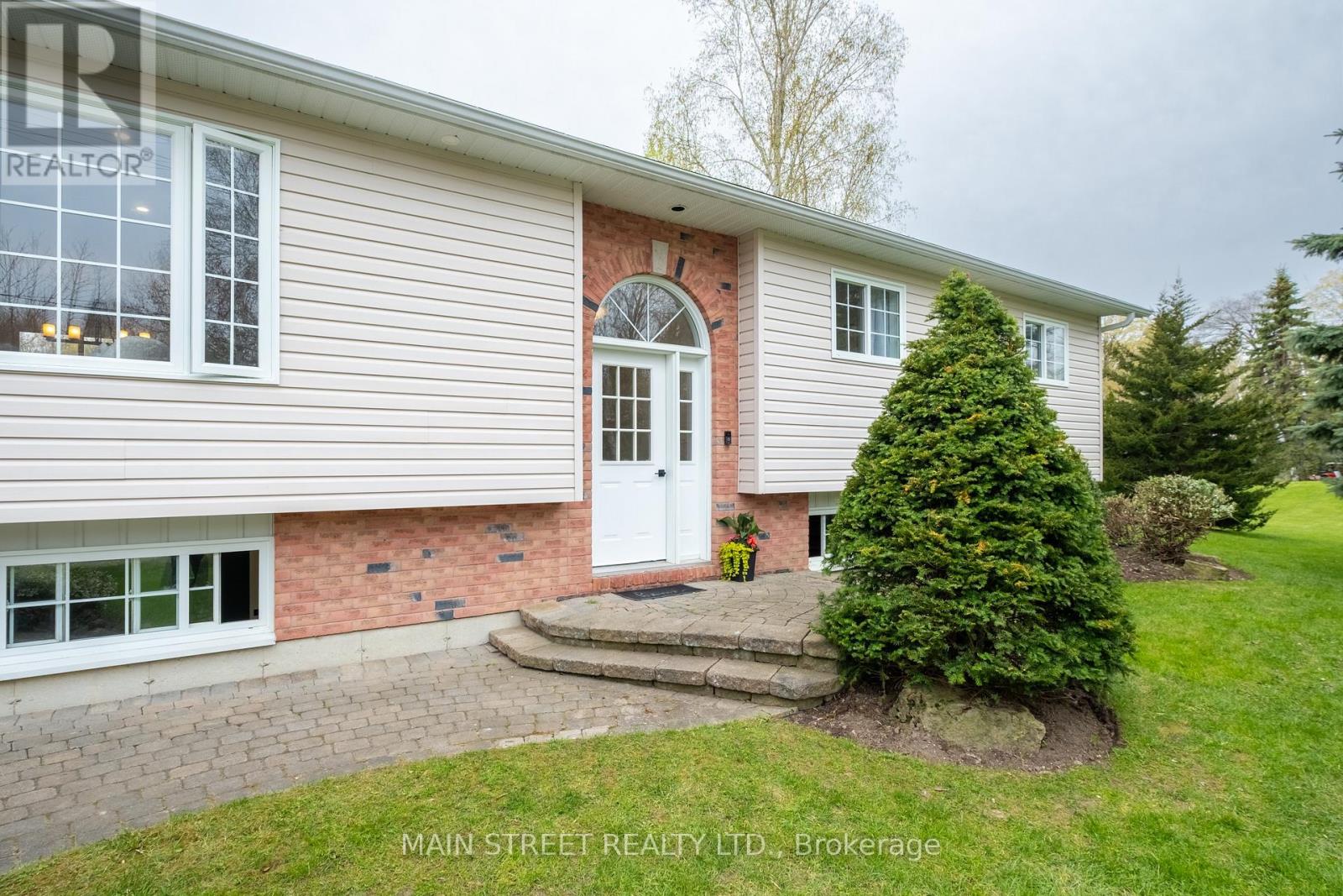 41 Bedford Road, Georgina, Ontario  L0E 1R0 - Photo 2 - N13239318