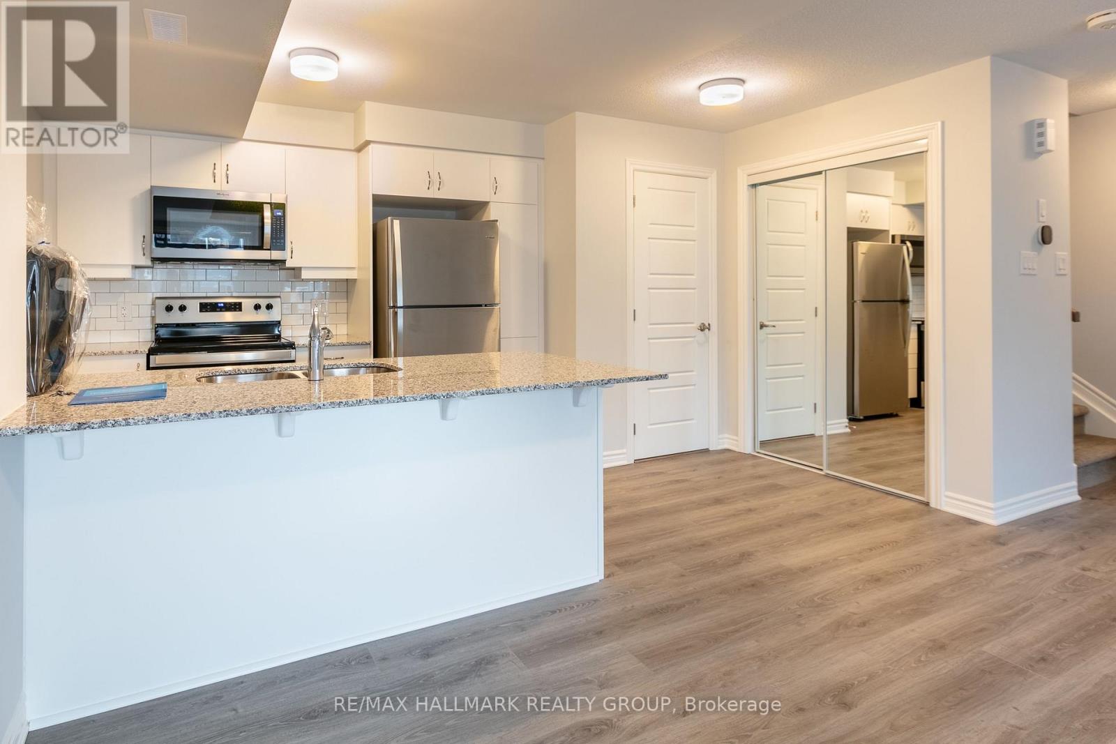205 Lapland Private, Ottawa, Ontario  K2V 0S2 - Photo 3 - X13239820