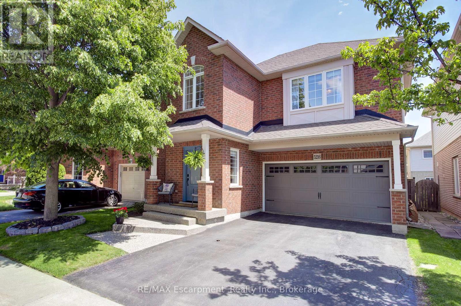 5216 GARLAND CRESCENT, Burlington, Ontario