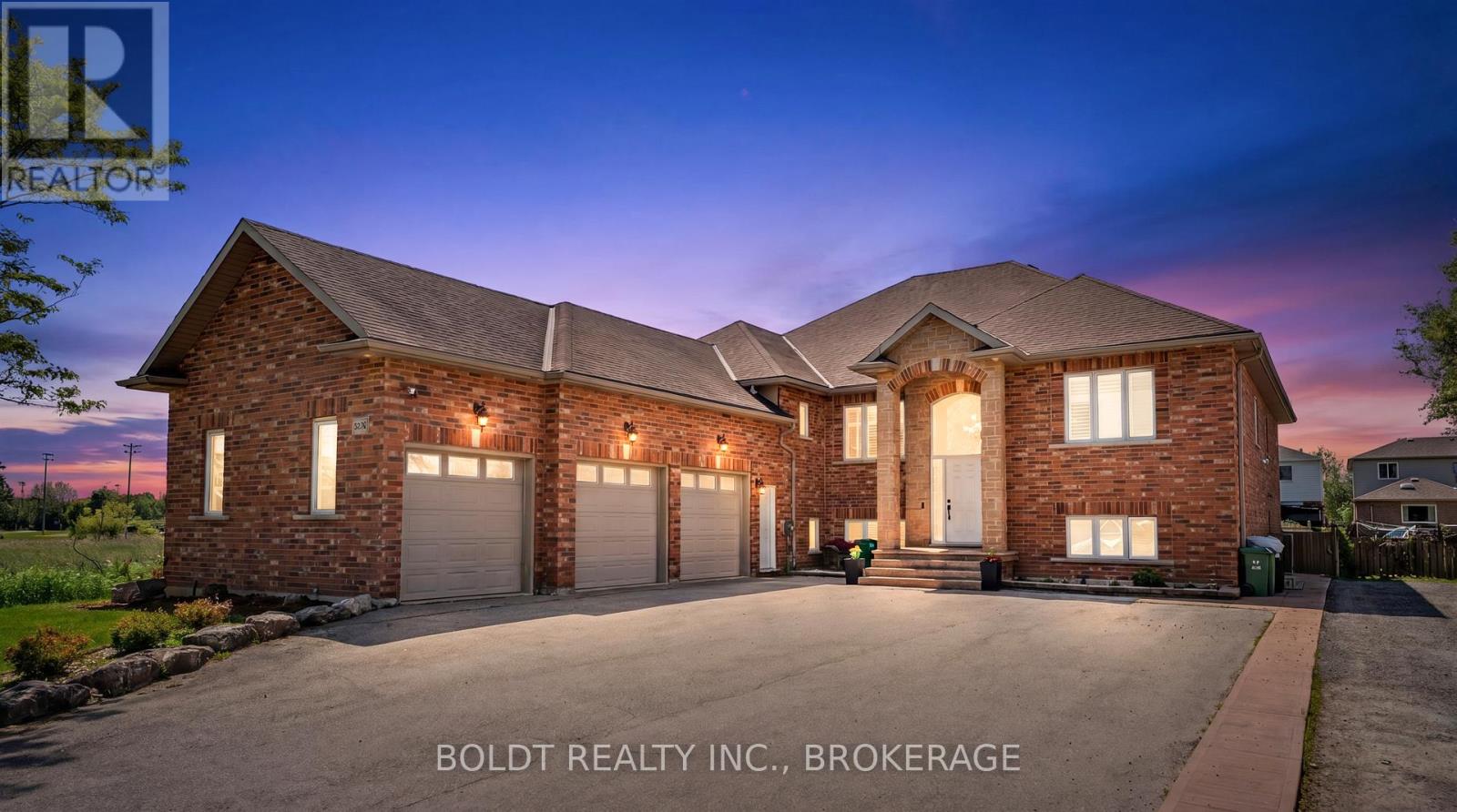 1504 UPPER SHERMAN AVENUE, Hamilton, Ontario