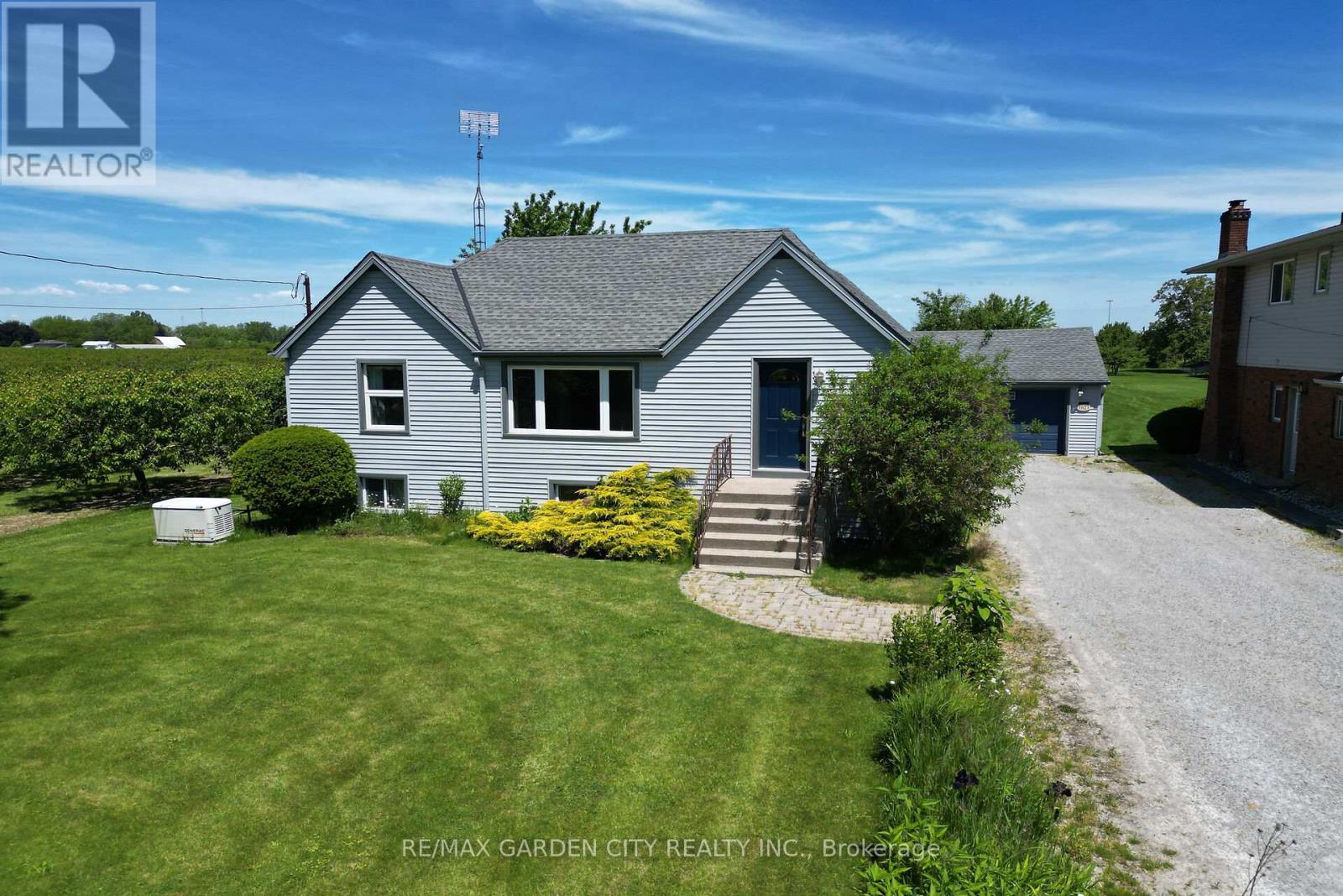 1651 Second Avenue, St. Catharines, Ontario  L2R 6P9 - Photo 2 - X13240048