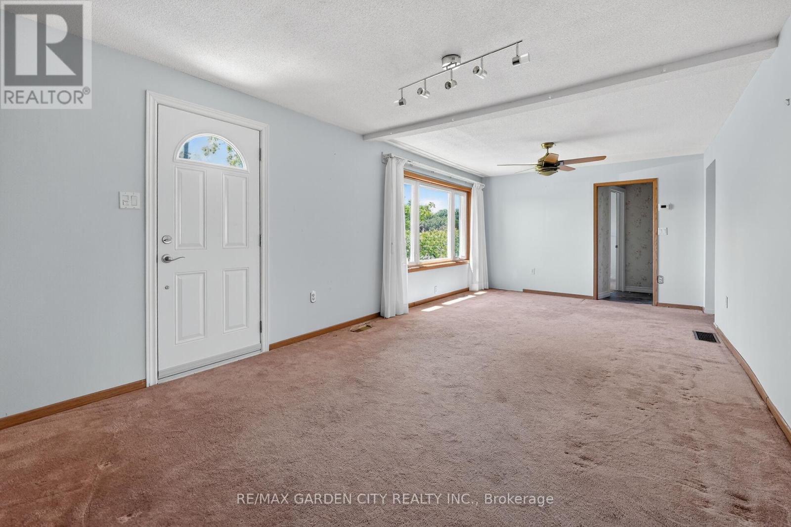 1651 Second Avenue, St. Catharines, Ontario  L2R 6P9 - Photo 3 - X13240048