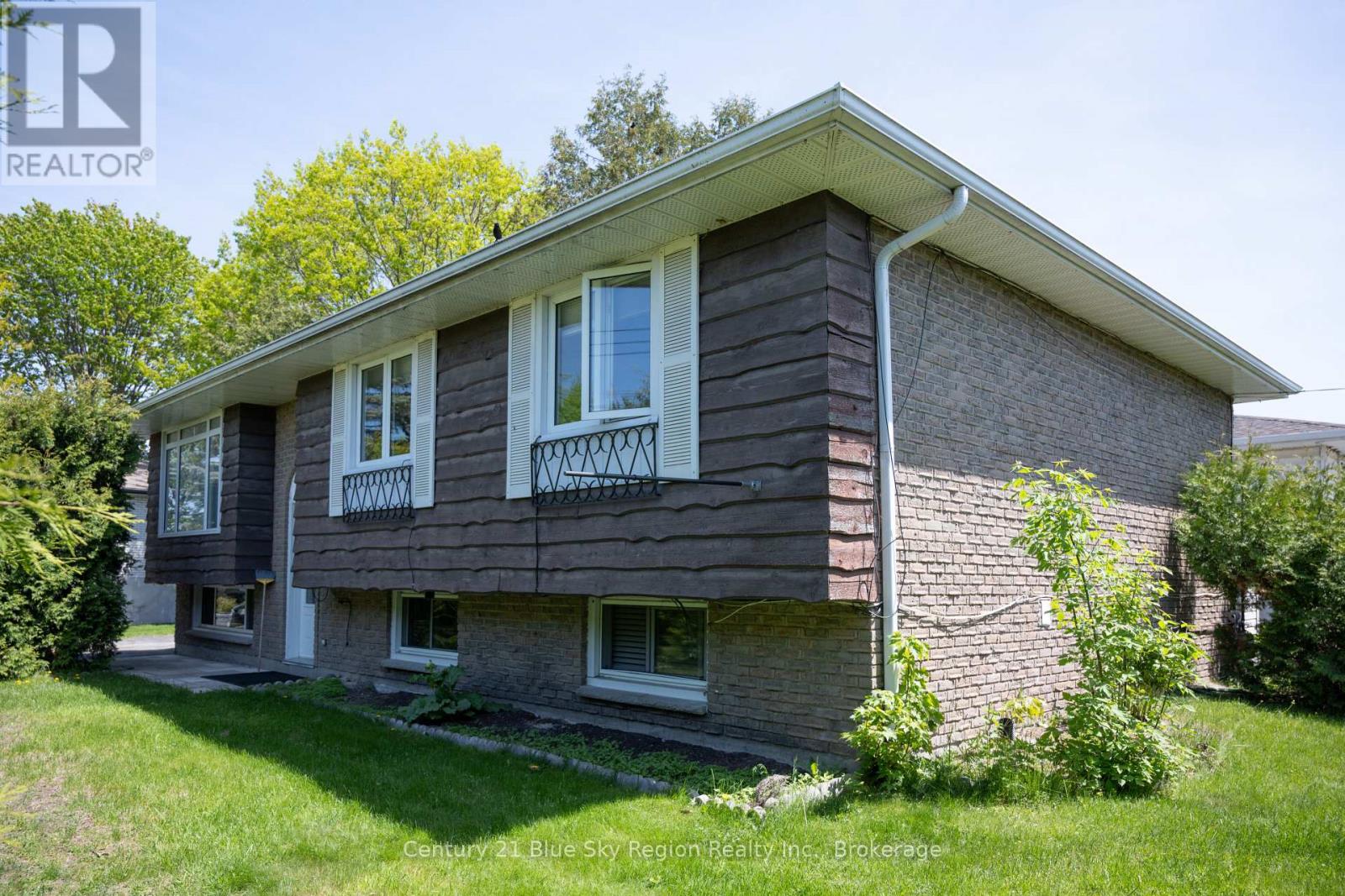 1 Portage Avenue, North Bay, Ontario  P1A 1P1 - Photo 1 - X13240002