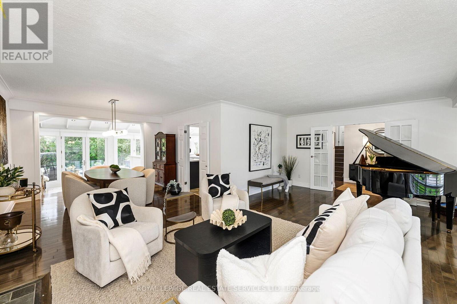1454 Chasehurst Drive, Mississauga, Ontario  L5J 3A7 - Photo 6 - W13239024