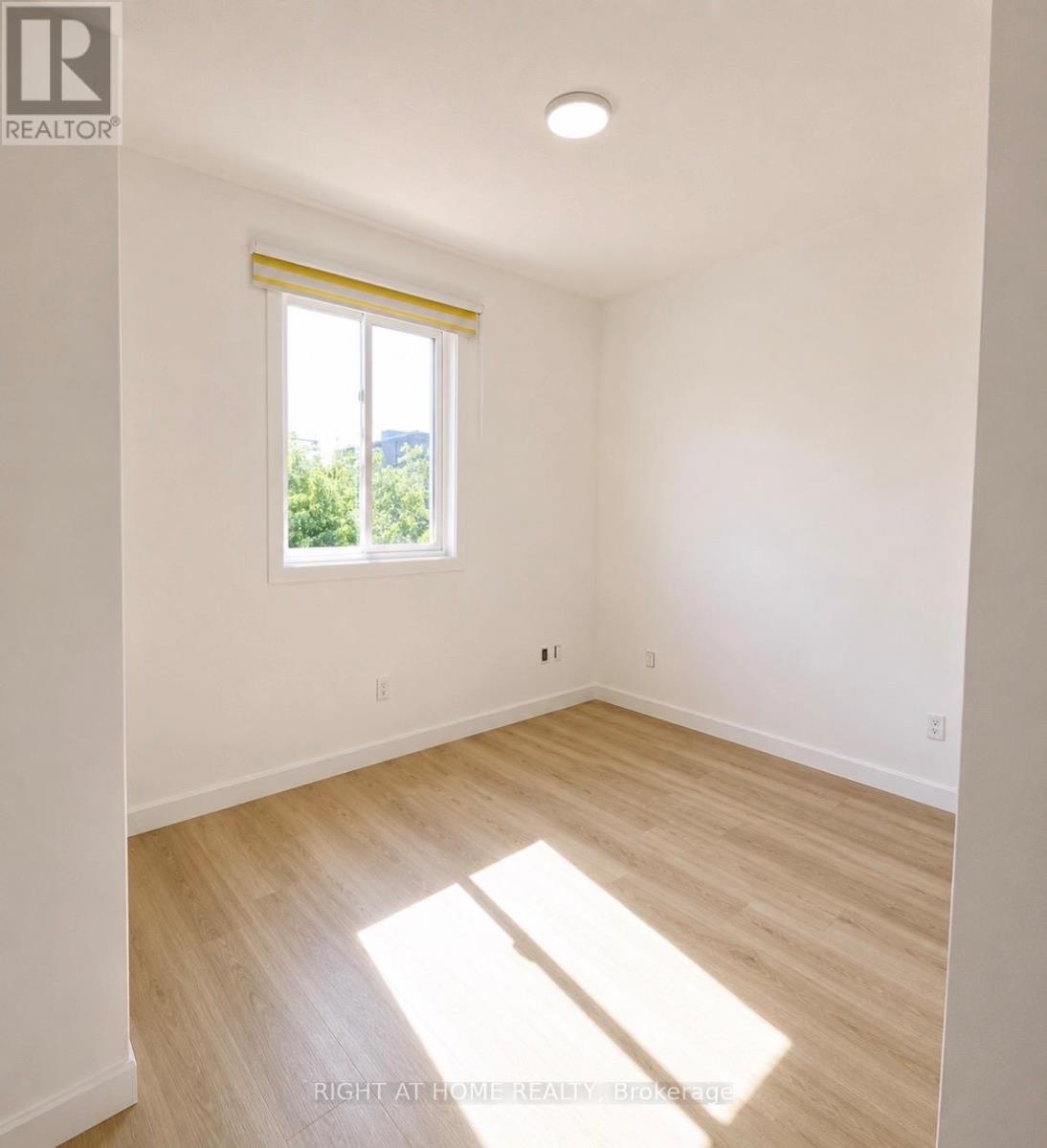 202 - 1 Centre Street W, Richmond Hill, Ontario  L4C 3P3 - Photo 12 - N13239556