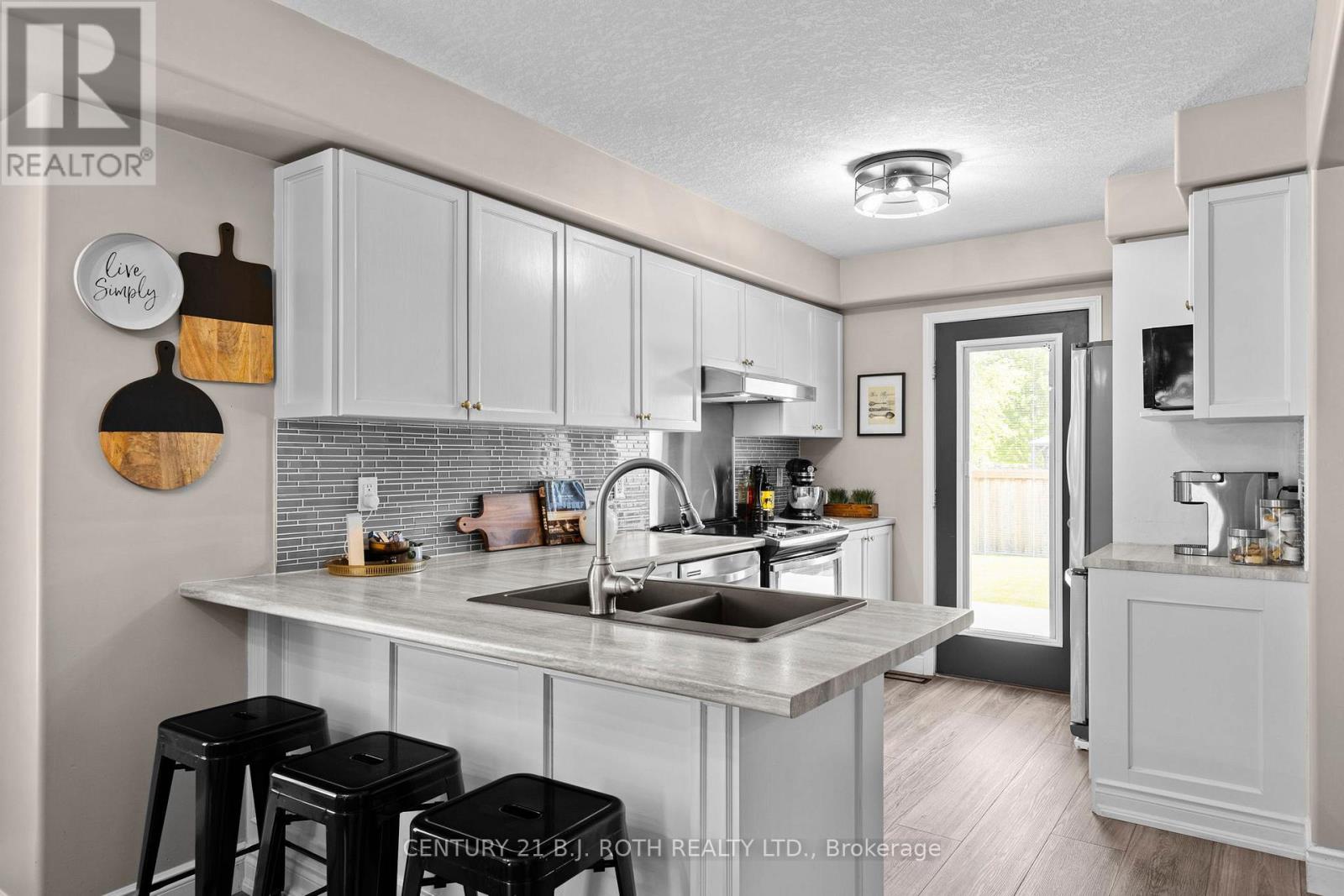 1 Ruthven Crescent, New Tecumseth (Alliston), Ontario  L9R 0A5 - Photo 8 - N13239640