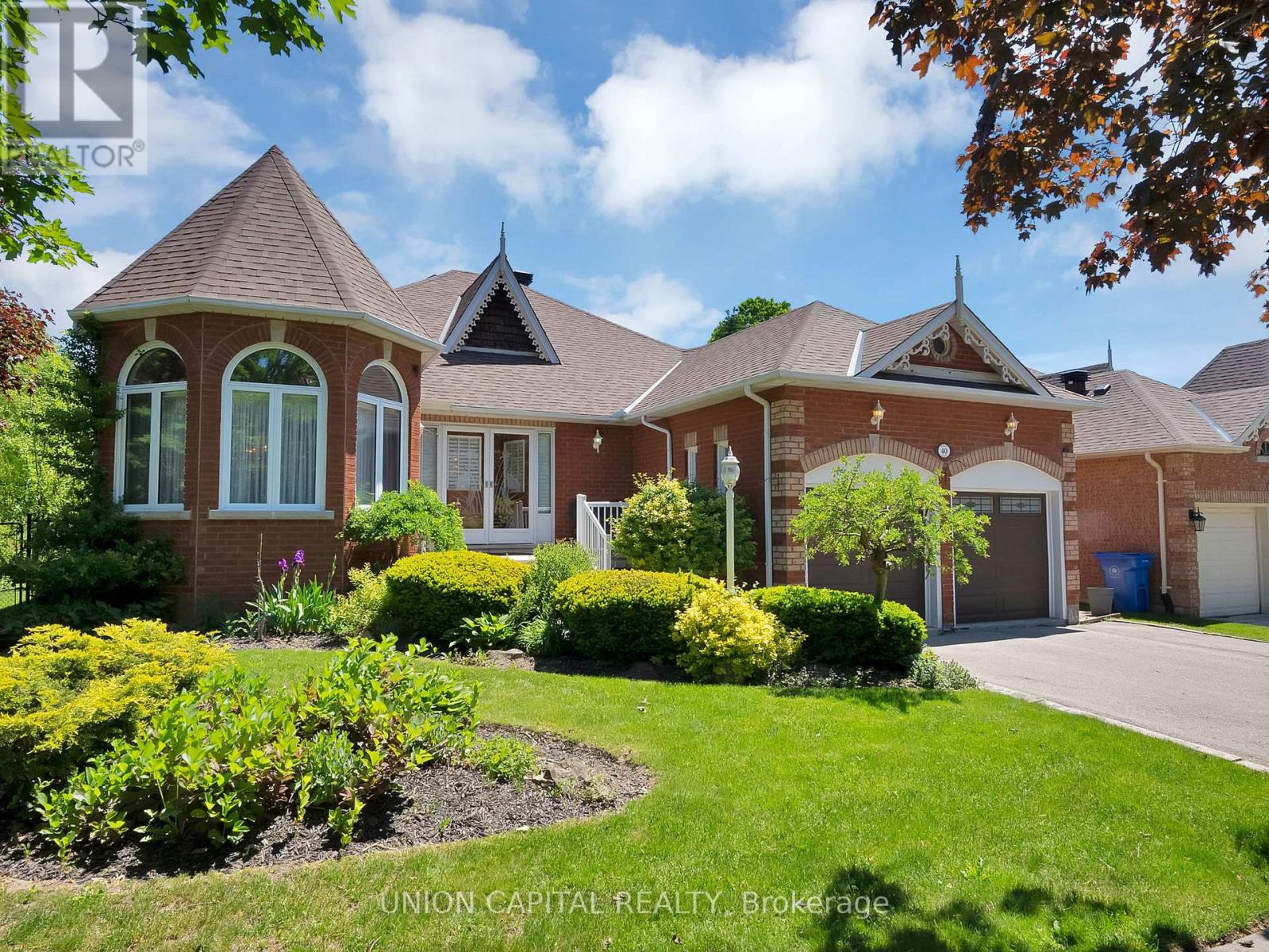 40 SISMAN AVENUE, Aurora, Ontario