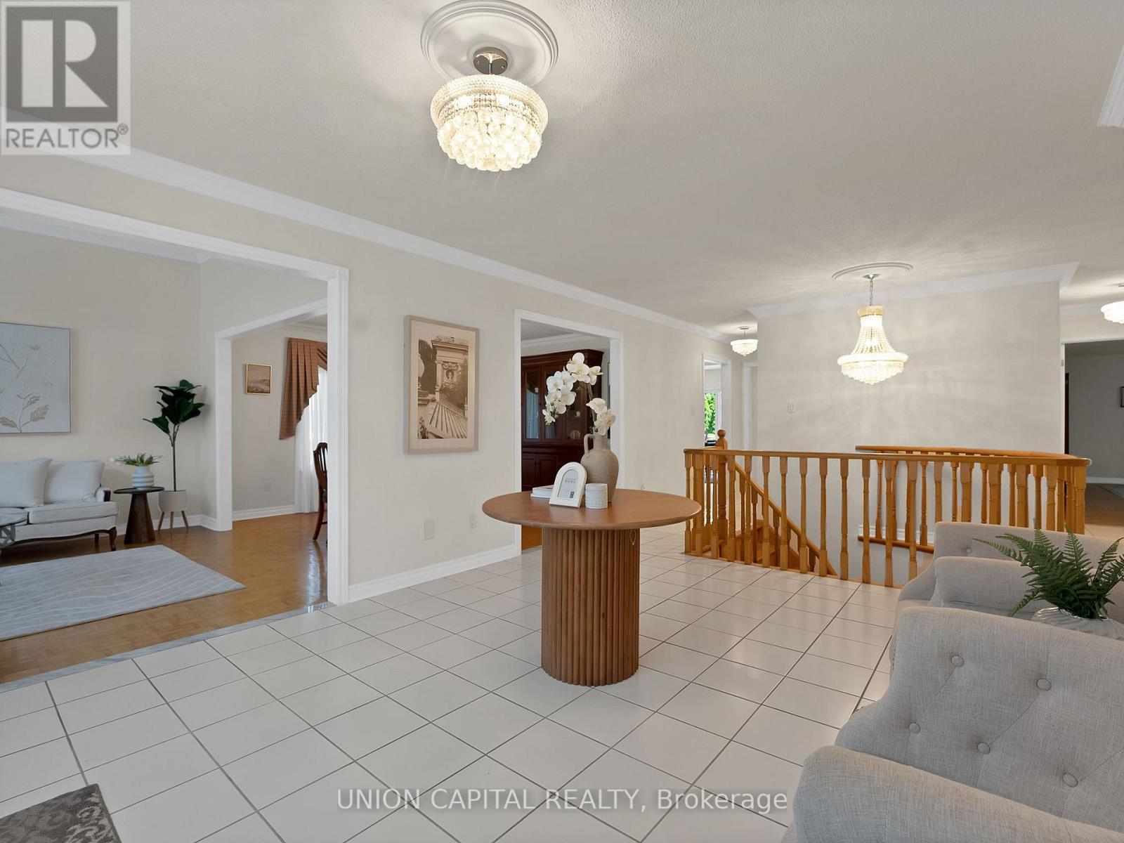 40 Sisman Avenue, Aurora, Ontario  L4G 6R9 - Photo 4 - N13239786